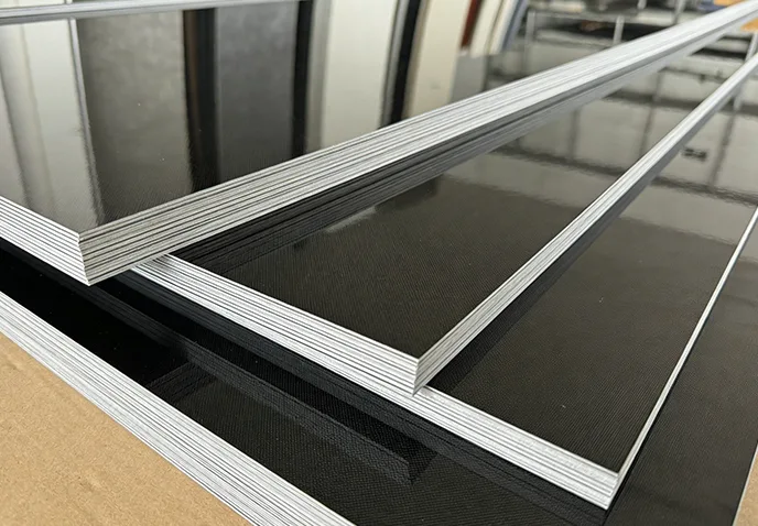 PETミラーカーボンクリスタルウォールパネルの特徴。